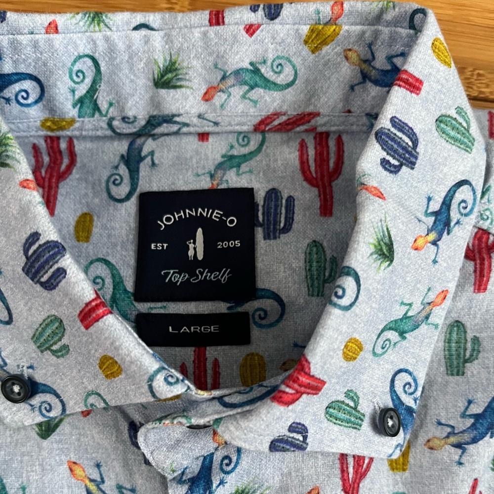 Johnnie-O Men's Cactus and Chameleon Print Shirt Sedona EUC